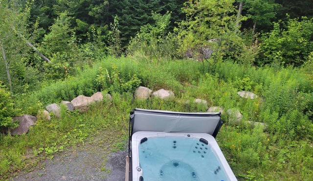 Yasmine cottage for rent in Sainte-Marguerite-du-Lac-Masson