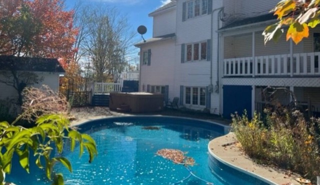 House villa on animal park-swimming pool and spa