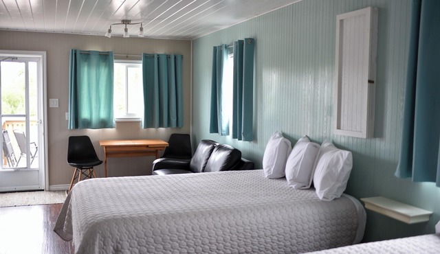 Jackfish Lake Cottages Motel