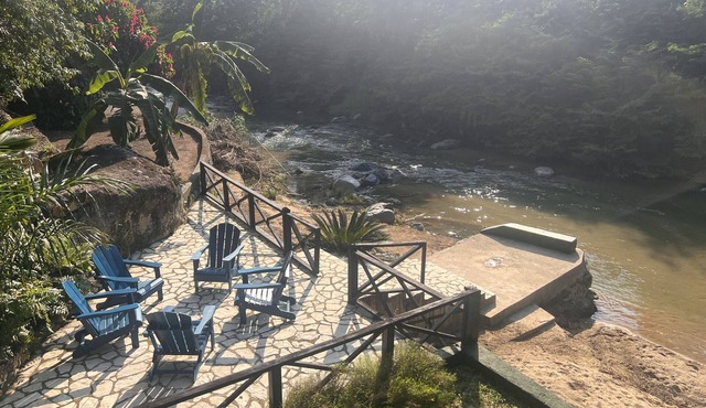 Cabaña del Rio, Hermosa Cabaña a orillas del rio