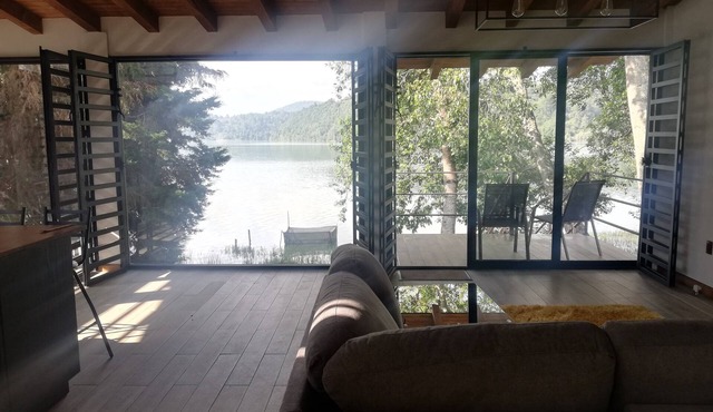 Cabaña Moderna Junto al Lago