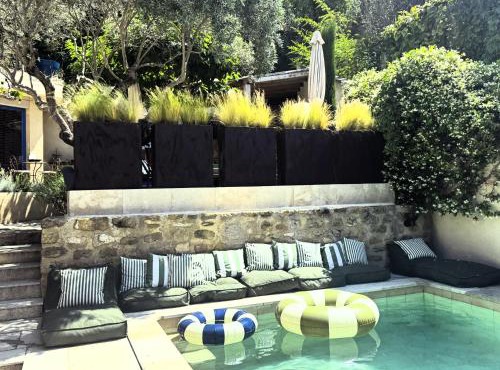 CaBaNa 52 La Suite troglodyte Proche Lourmarin