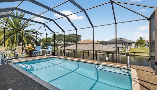 Cabana Coast Waterfront Pool Home | Palm Coast | 2 Master Suites | Close To Beach | Dog Friendly