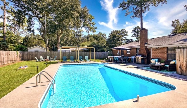 Cabana Savannah - Pool & Hot Tub Retreat