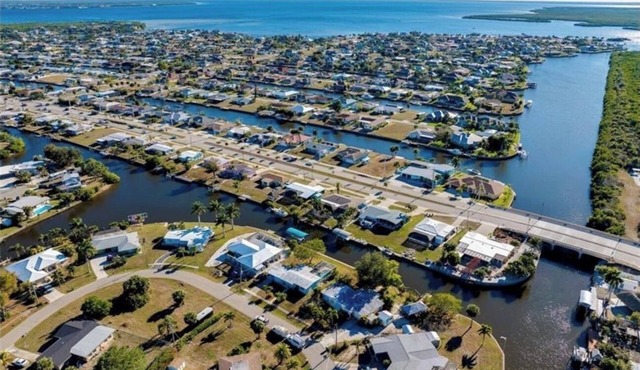 Cabanajoes rental with kayaks 3bedroom house on canal walk distance to the beach