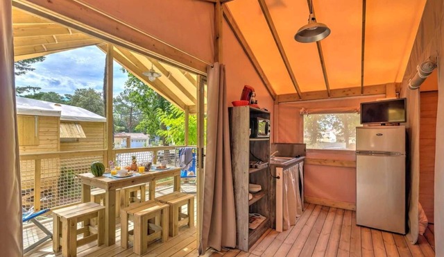 Cabane 4 étoiles - Piscine - efbdec