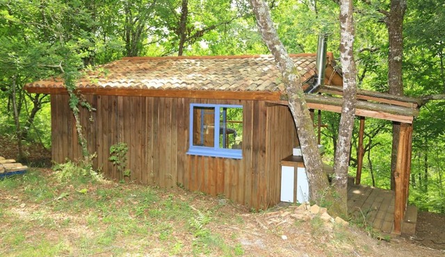 Cabane au cœur de la forêt des Landes de Gascogne