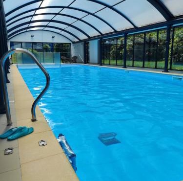 Cabane aux étoiles -piscine-golf à 50m