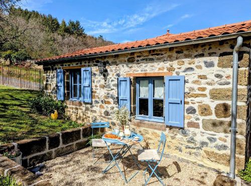 Cabane de Vigne en Auvergne pour Escapade Romantique - FR-1-582-74
