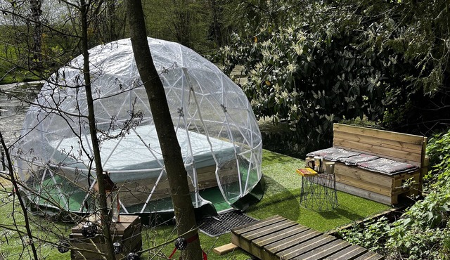 Cabane en Thiérache "La tête dans les étoiles" the floating dome and its tiny-house