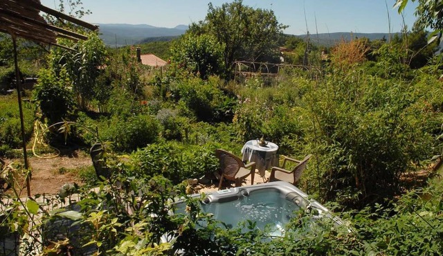 Cabane et potager sud Cévennes, jacuzzi en option