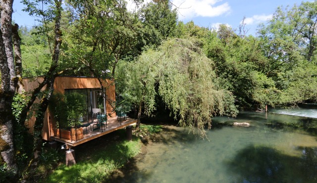 Cabane in Burgundy with Wi-Fi sleeps 2: original, nature, romantic weekend