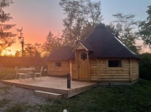 Cabane, Kota Gri'hôtes