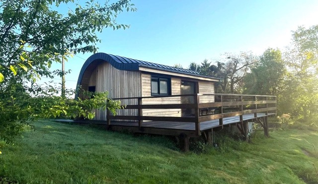Cabane La Pocquita, a wooden cocoon to reconnect with nature.