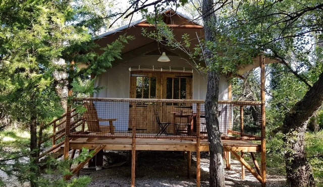 Cabane Lodge Bois sur pilotis Confort 27m² 2 bedrooms - covered wooden terrace, shaded area 5 people