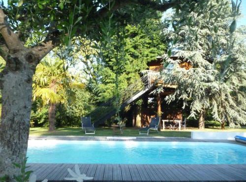 Cabane perchée avec lit king-size, salle d'eau, kitchenette, TV, Wi-Fi et petit-déjeuner inclus - FR-1-306-1237