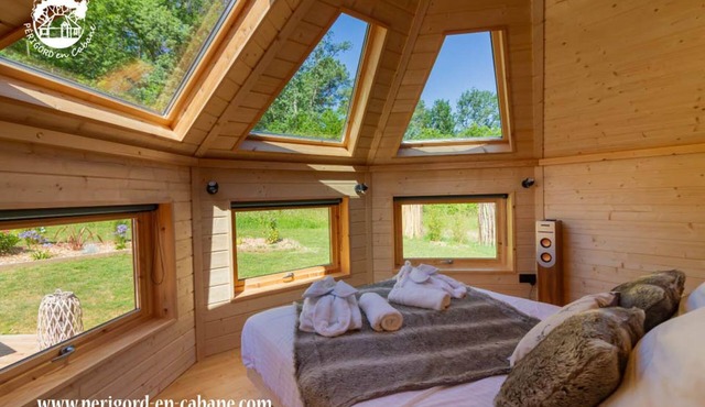 Cabane spa belle étoile unusual accommodation in the Dordogne with private Jacuzzi.