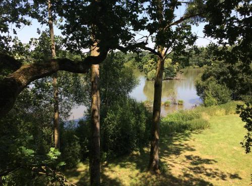 Cabanes et chambre à la Bernardiere