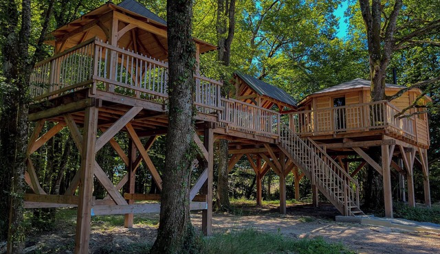 Cabanes Perchée au Loges du Temps