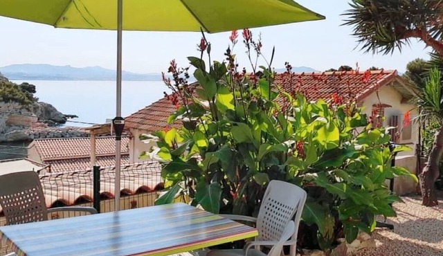 Cabanon à 100m de la mer Avec Jardin
