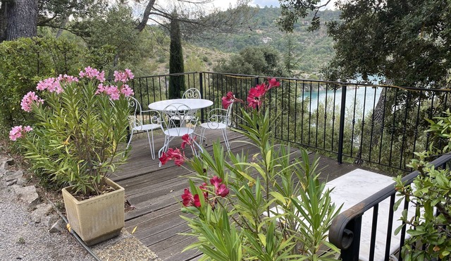 Cabanon de Naïs T2 with terrace and private access to Lake Esparron de Verdon