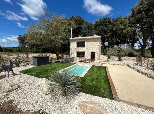 Cabanon douillet rousset les vignes