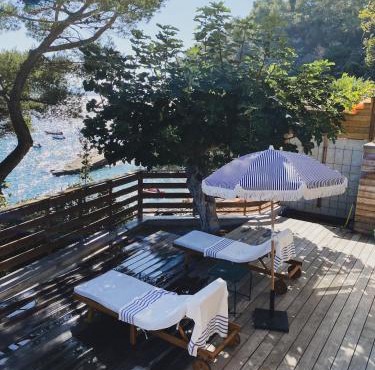 Cabanon moderne, les pieds dans l'eau, 2 chambres