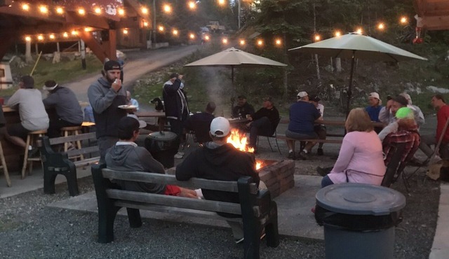 Cabin 3 Lakeview, Pet Friendly, Shared Sauna-Hot Tub, Patio on the lake
