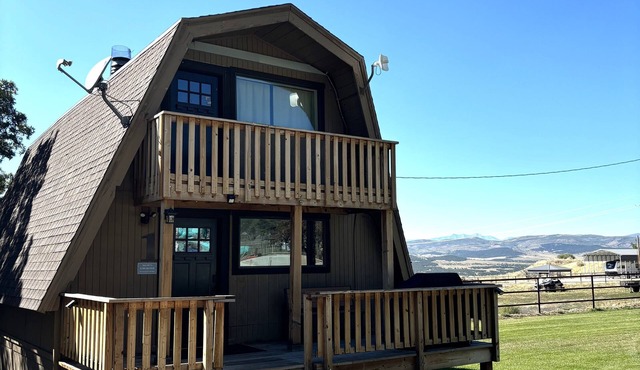 Cabin 1: 4-bedroom, 2-full bath cabin located in Skyline Mountain Resort.