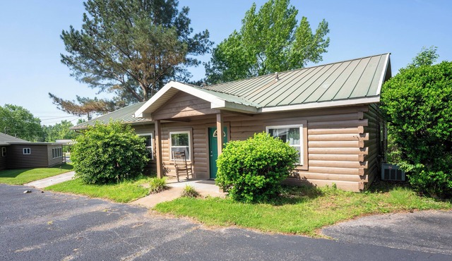 Cabin 1 at Fishtale Lodge
