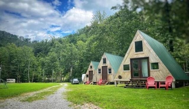 Cabin #1 Bela - Custom Built Aframe - Kid and Pet friendly
