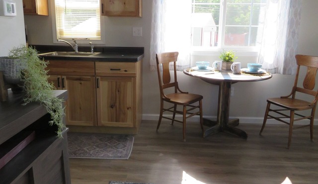 Cabin 1 - Cabins on Kearney Hill with WiFi, AC