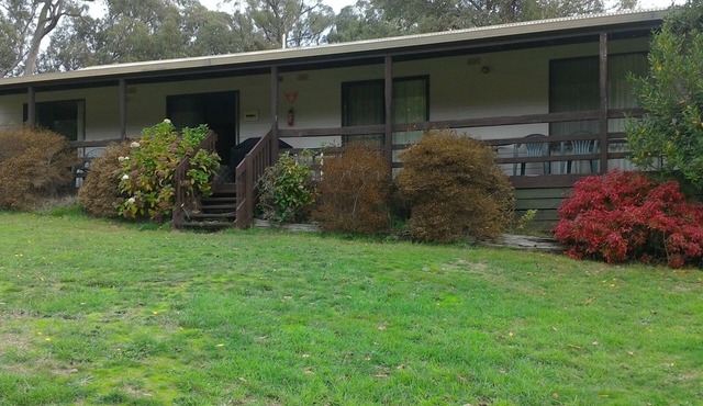 Cabin 1- Emerald Park