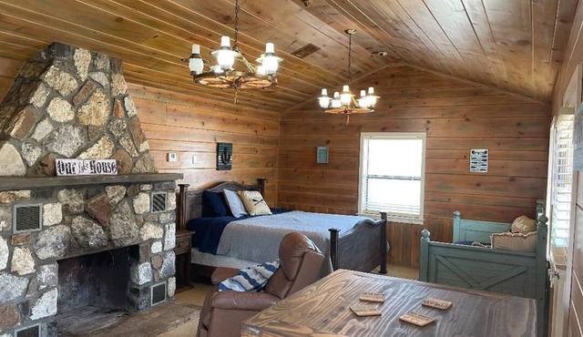 Cabin 1 on beautiful Grand lake, great for fishing, swimming, and boating