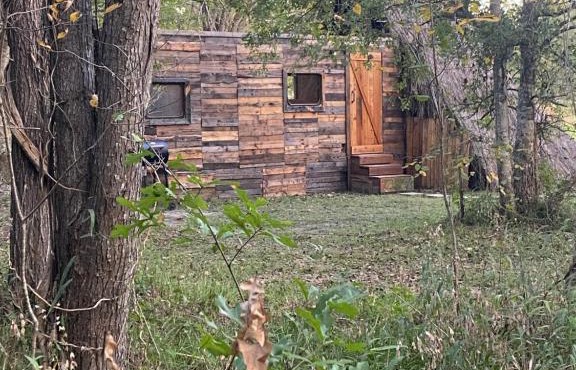 Cabin 1 Remote cabin next to Sam Houston National Forest