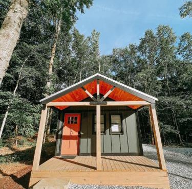 Cabin #10 One Bedroom with Kitchenette