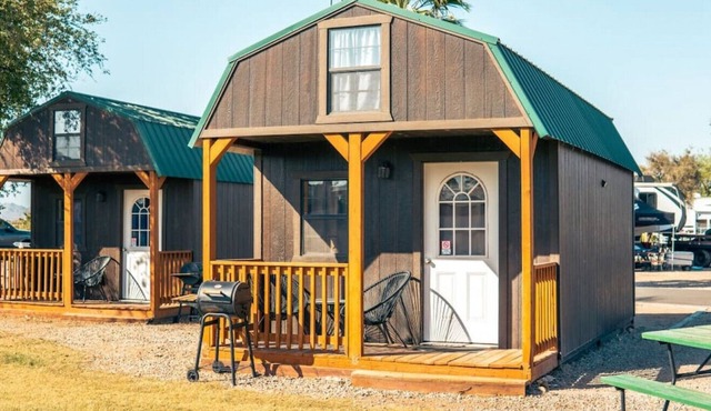 Cabin 11 · Deluxe Family Cabin