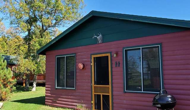 Cabin 11-The Fox Den at Sunset Pines Resort