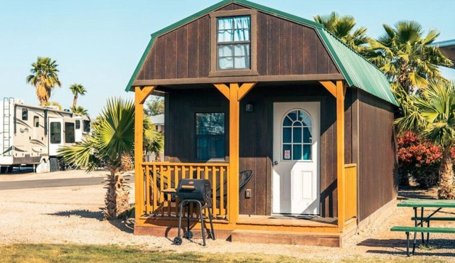 Cabin 12 · Deluxe Family Cabin