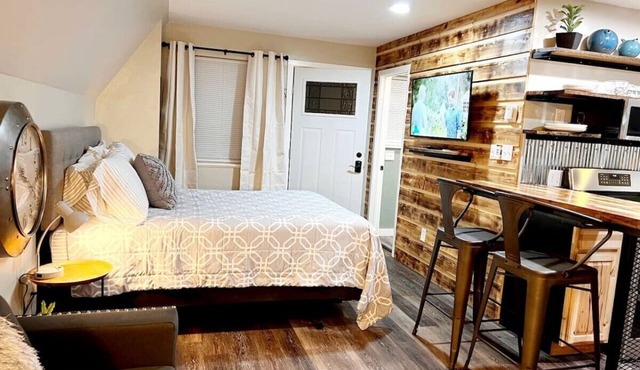 Cabin 12 Remodeled Rustic Luxury Kitchen Fireplace