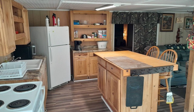 Cabin #2 at Monterrey Park an Boat Launch area on Lake Sam Rayburn