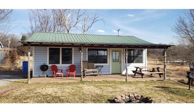 Cabin #2 at Snug Harbor Cabins Lake Eufaula, OK