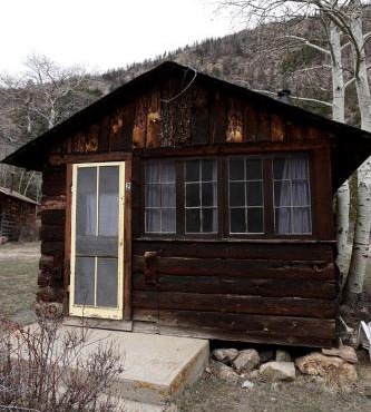 Cabin 2 at Sportsman’s Lodge *NOW WITH WIFI*