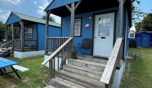 Cabin 2 - Cozy Lake View Retreat with Free Fishing, Marina Access, Free Fishing
