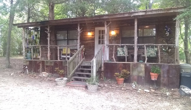 Cabin 2 Miles From Trade Days GRANNY'S CABIN THEMED WITH ANTIQUES