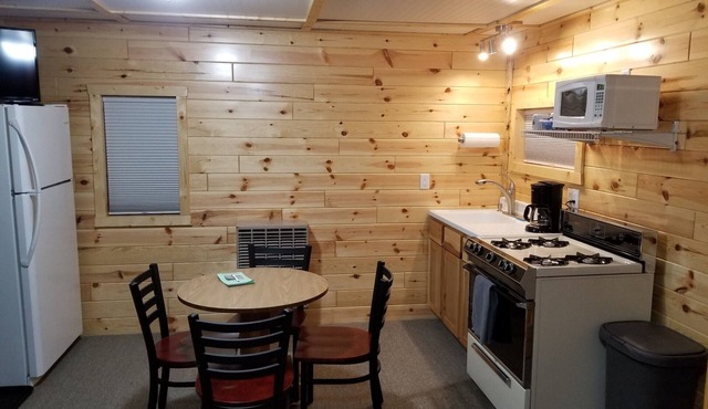 Cabin# 2-New, Affordable, Year Round Lodging near Pictured Rocks & Tahquamenon!