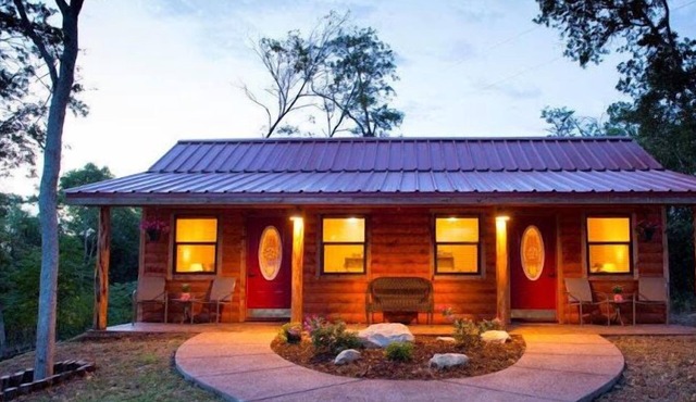 Cabin 2 Rental 15 minutes from Magnolia and Baylor