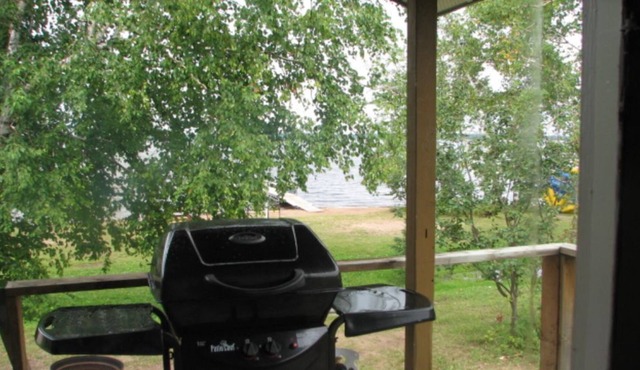 Cabin 2 - "Sugar Shores" Beach Front & Fire pit