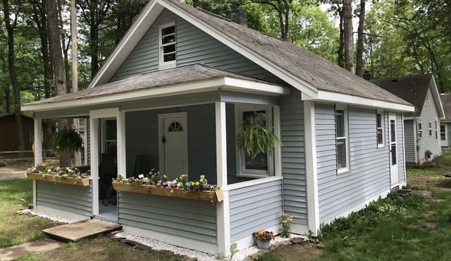 CABIN #2 WITH LAKE VIEW AT HIGGINS LAKE - TRUE NORTH CABIN RENTALS.