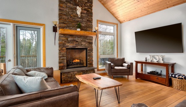 Cabin 230 - Riding Mountain Luxury Cabins, Wasagaming, Manitoba